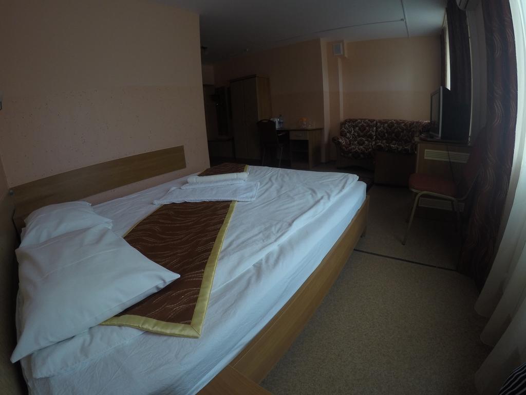 Kurmet Hotel Oral Camera foto