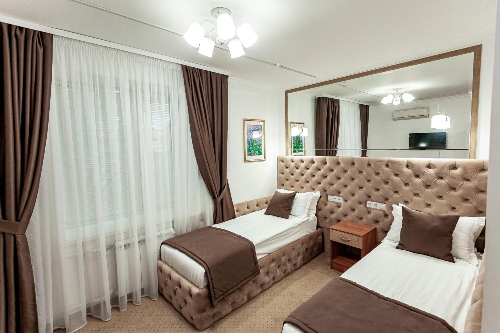 Kurmet Hotel Oral Esterno foto