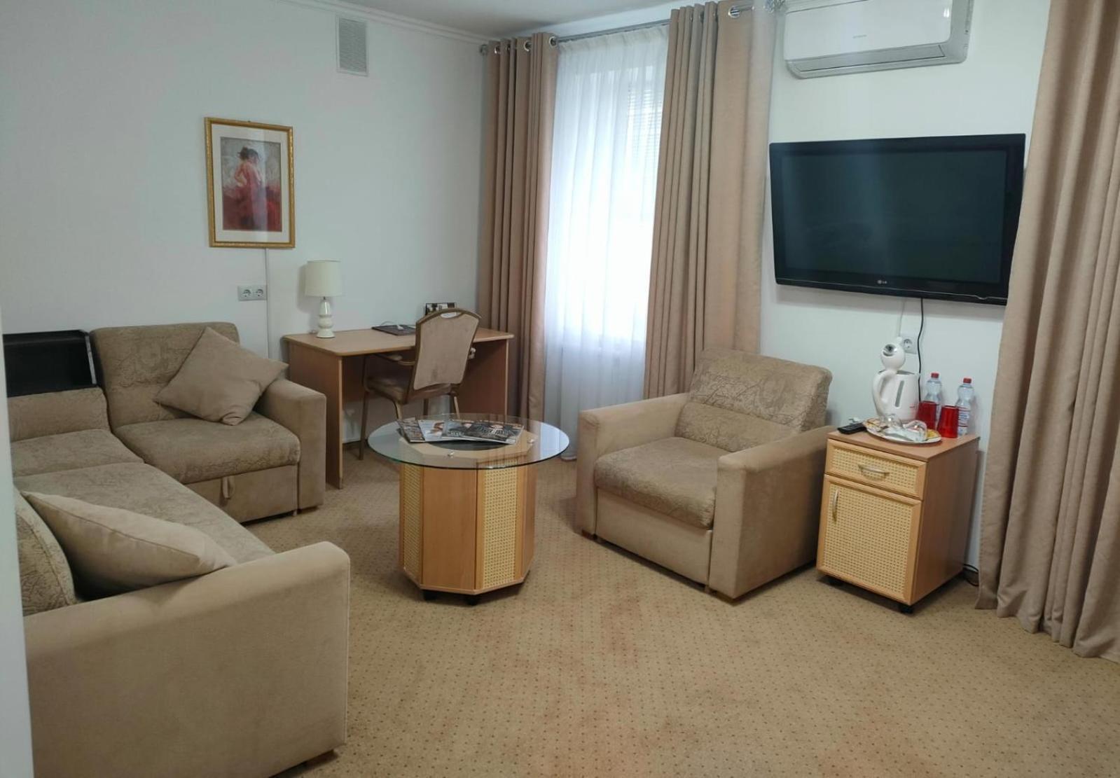 Kurmet Hotel Oral Esterno foto