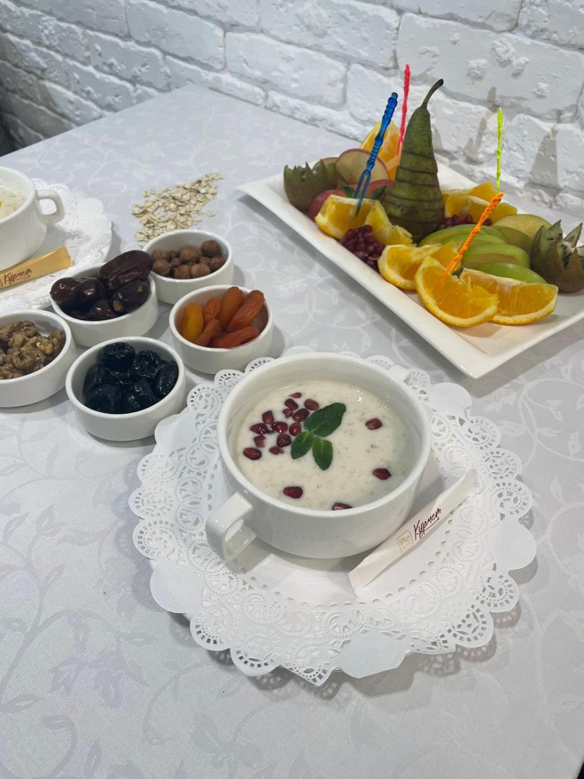 Kurmet Hotel Oral Esterno foto