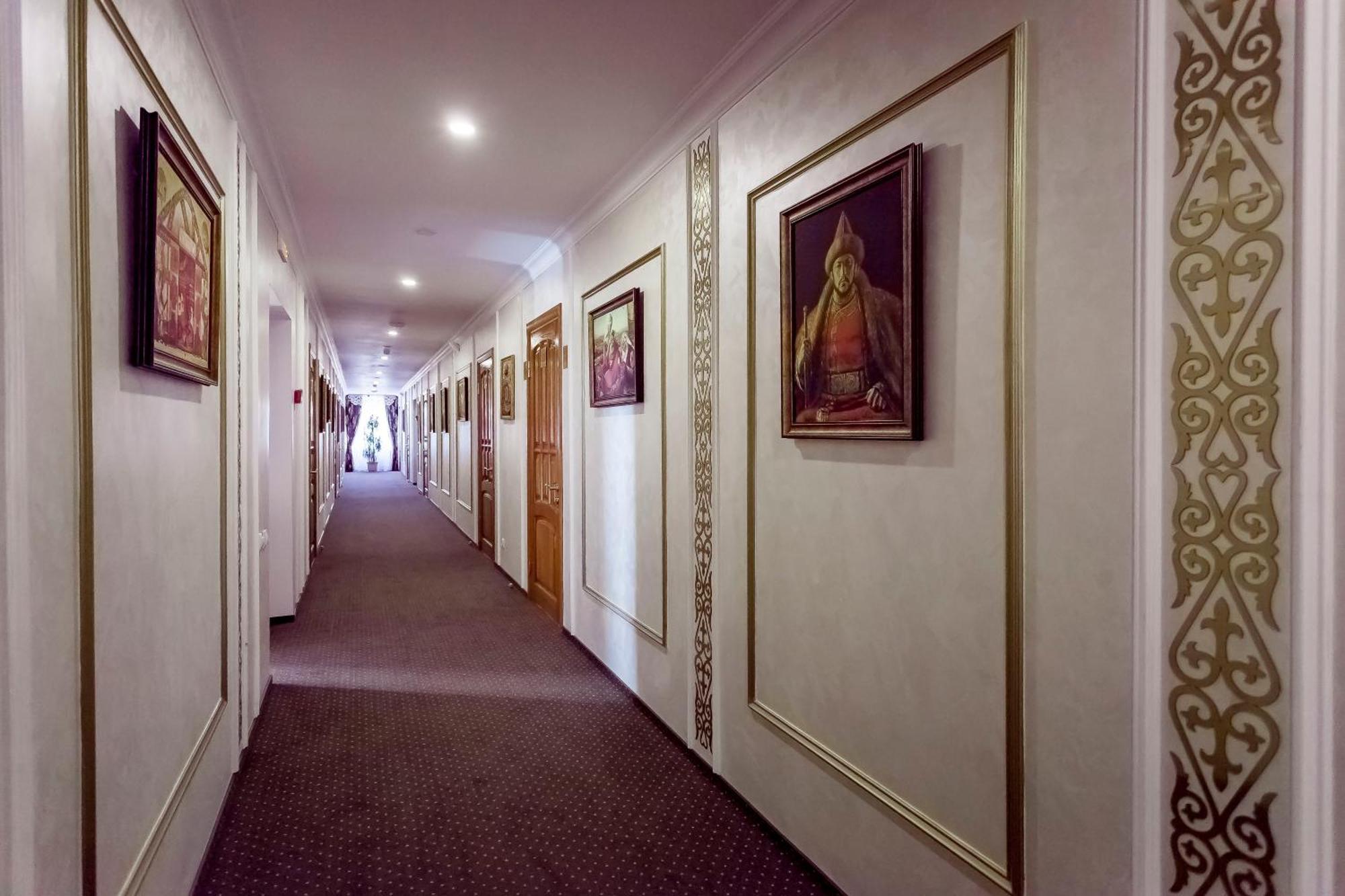 Kurmet Hotel Oral Esterno foto