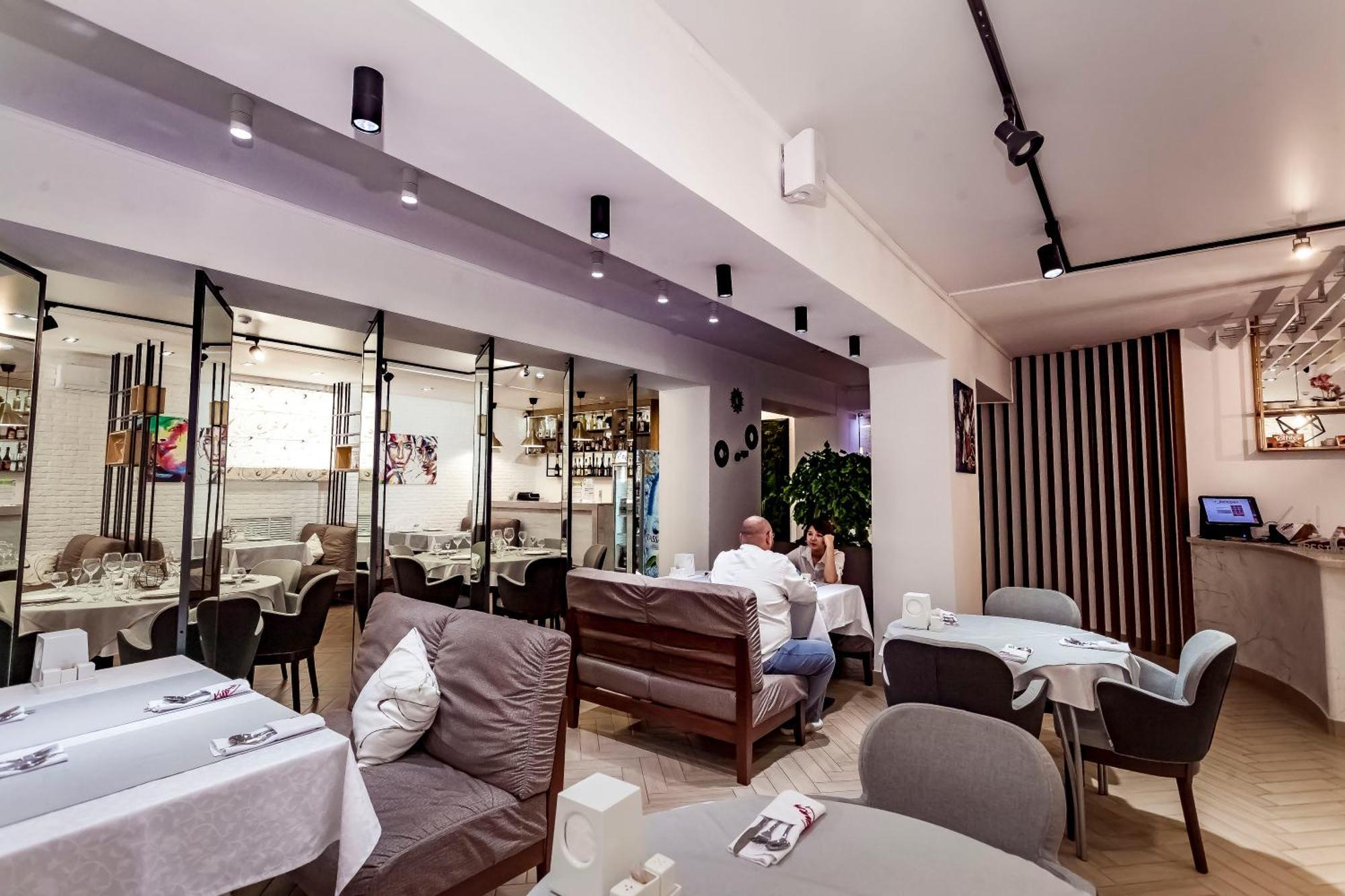 Kurmet Hotel Oral Esterno foto