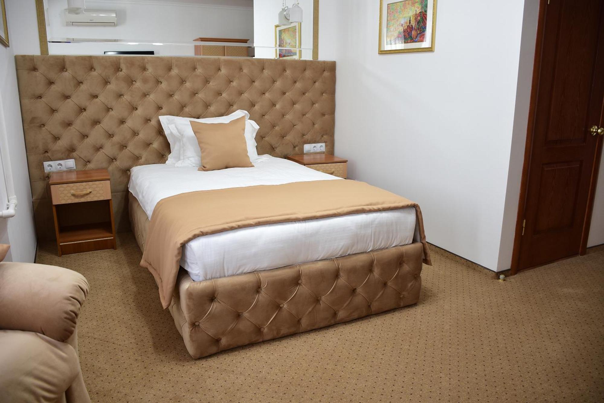 Kurmet Hotel Oral Esterno foto