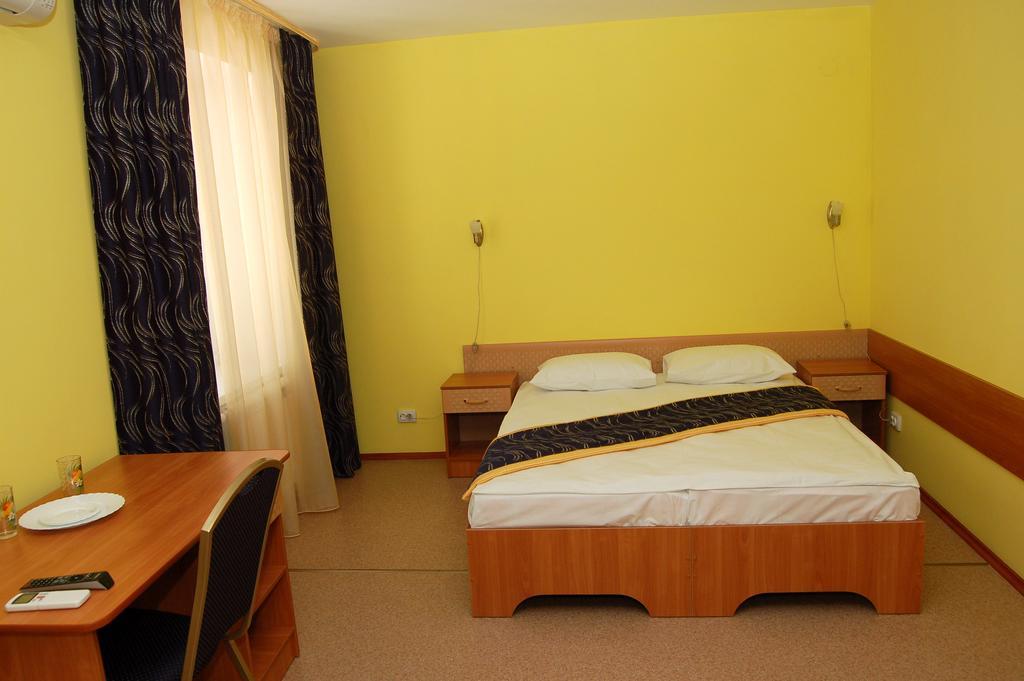 Kurmet Hotel Oral Esterno foto